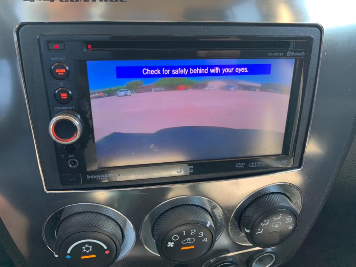 2007 Yellow /gray Hummer H3 Adventure (5GTDN13E378) with an 3.7L L5 DOHC 20V engine, AUTOMATIC transmission, located at 1830 North Belt Line Road, Irving, TX, 75061, (469) 524-0199, 32.834373, -96.993584 - Photo#13